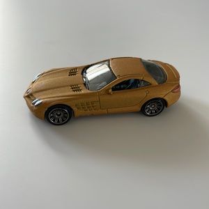 Matchbox Mercedes SLR McLaren gold  1:64